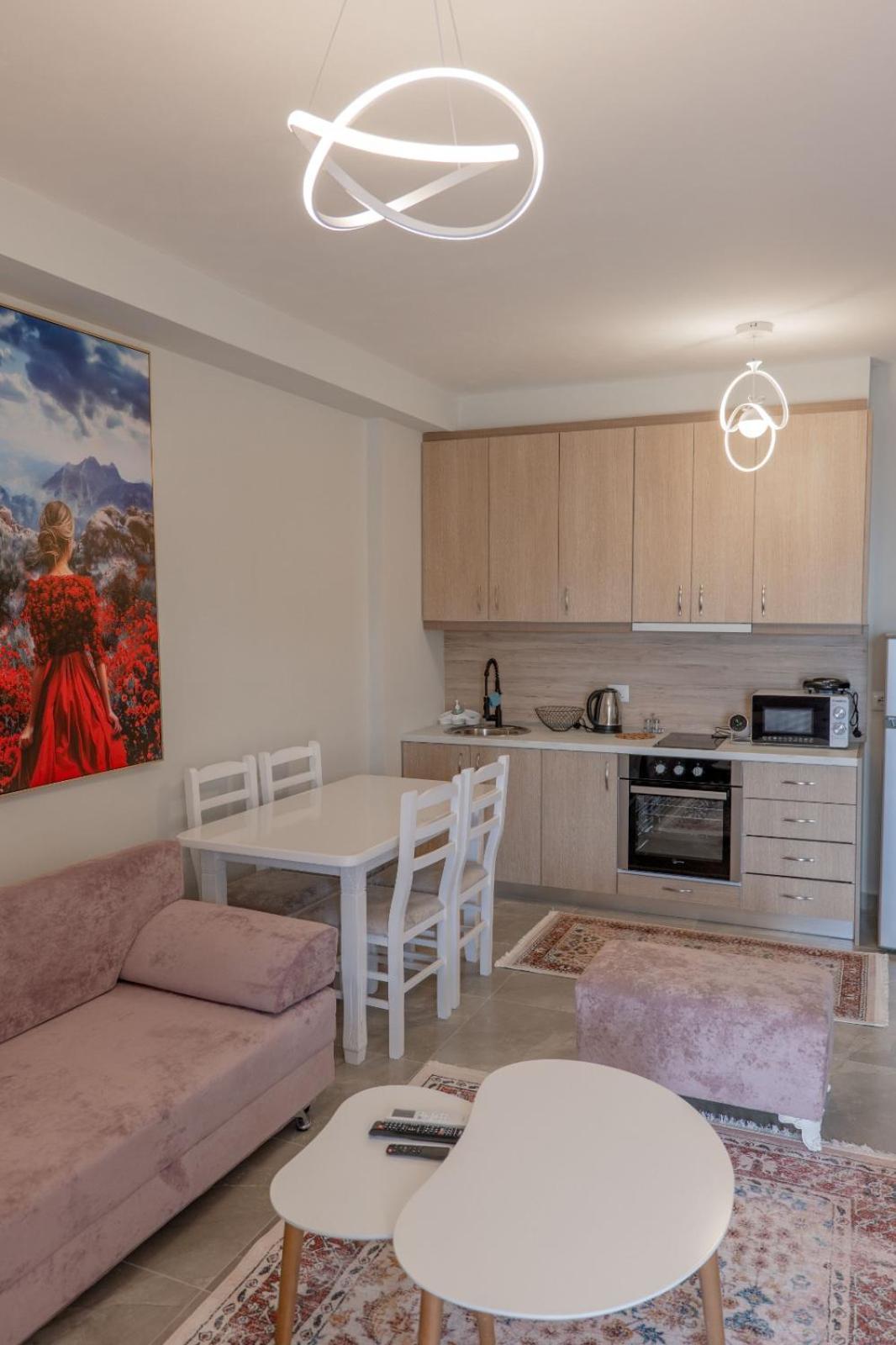 Esel Apartments Sarande Bagian luar foto