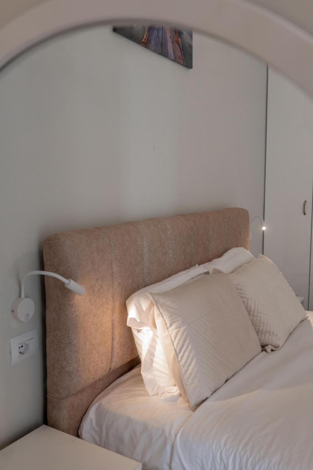 Esel Apartments Sarande Bagian luar foto