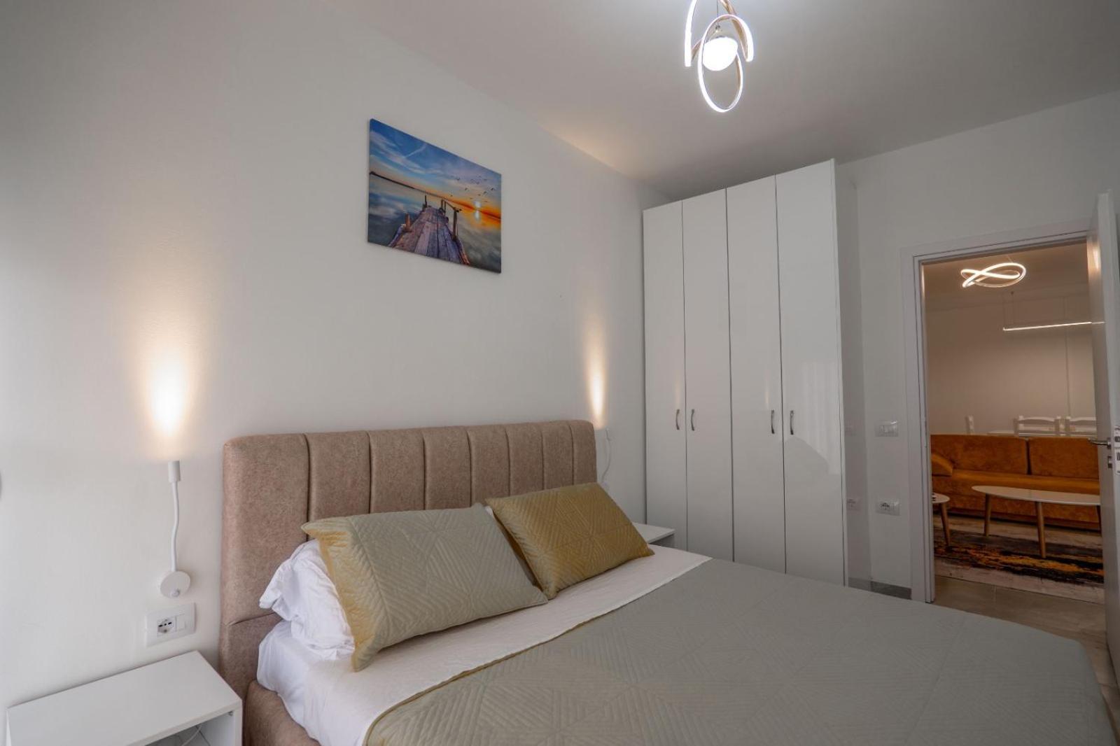 Esel Apartments Sarande Bagian luar foto