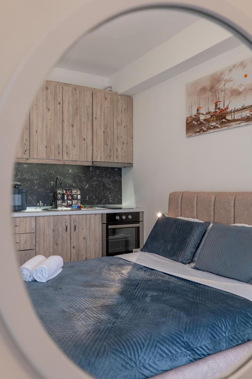 Esel Apartments Sarande Bagian luar foto