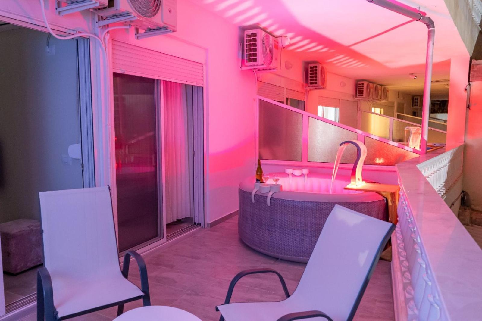 Esel Apartments Sarande Bagian luar foto