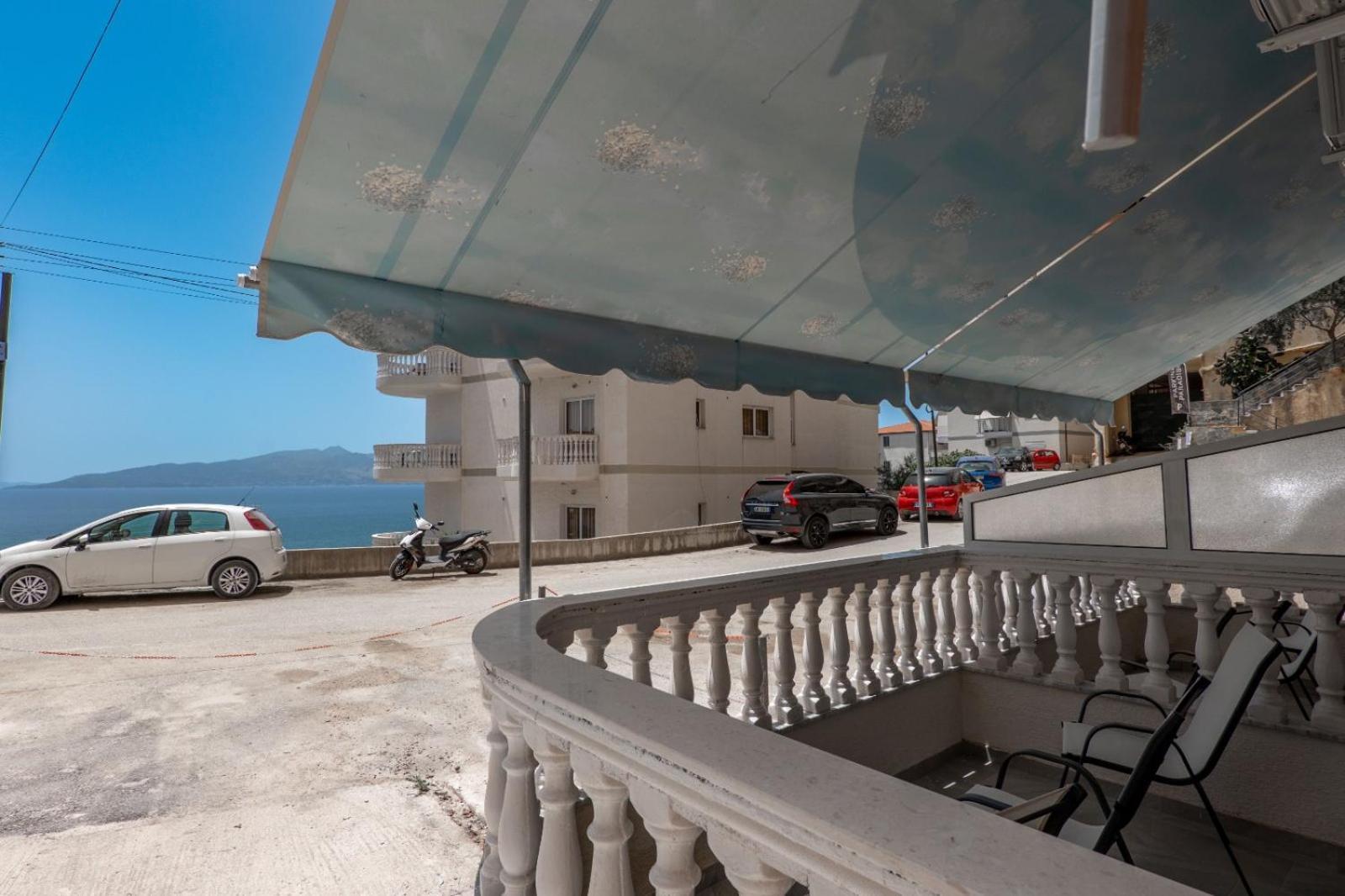 Esel Apartments Sarande Bagian luar foto