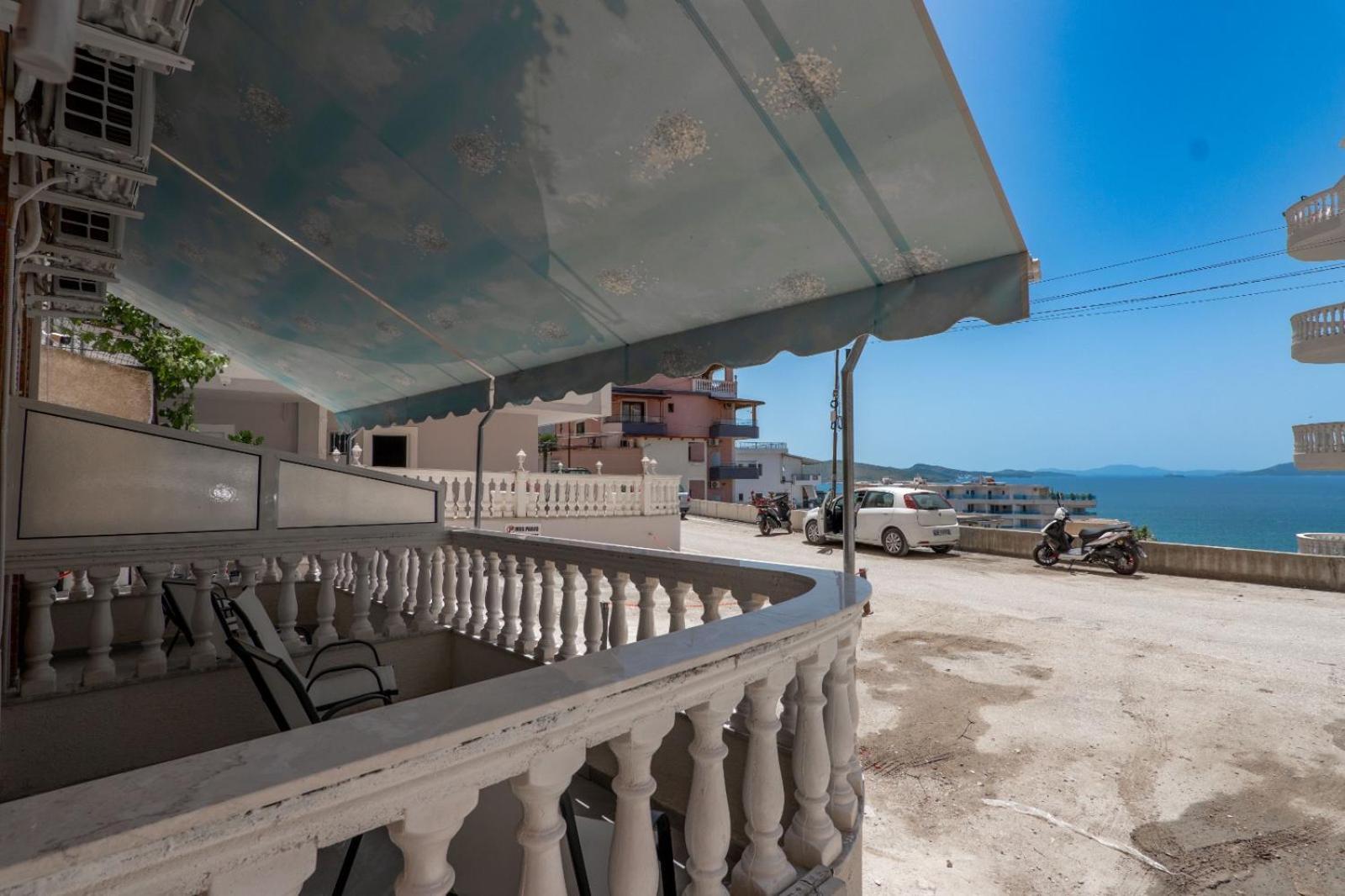 Esel Apartments Sarande Bagian luar foto